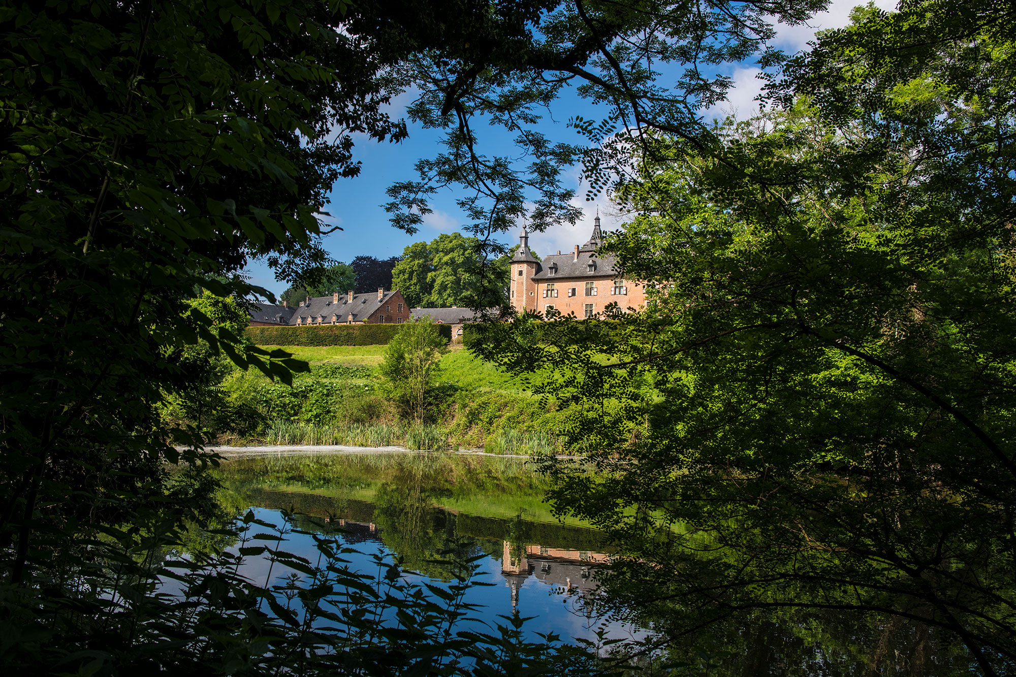 Vue depuis le chemin du Plaigneau du Château de Rixensart